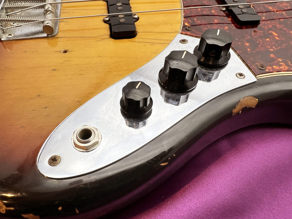 神奈川県相模原市より、Fender 1971 Jazz Bass ビンテージベースを買取 ...